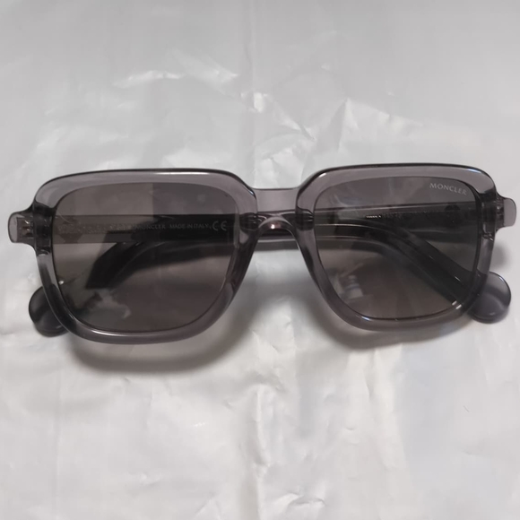 Moncler (Made In Italy) Gray Sunglasses - Picture 1 of 10